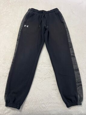 Boy’s Under Armour Black Joggers with Grey Side Panels. Boy’s Youth Large